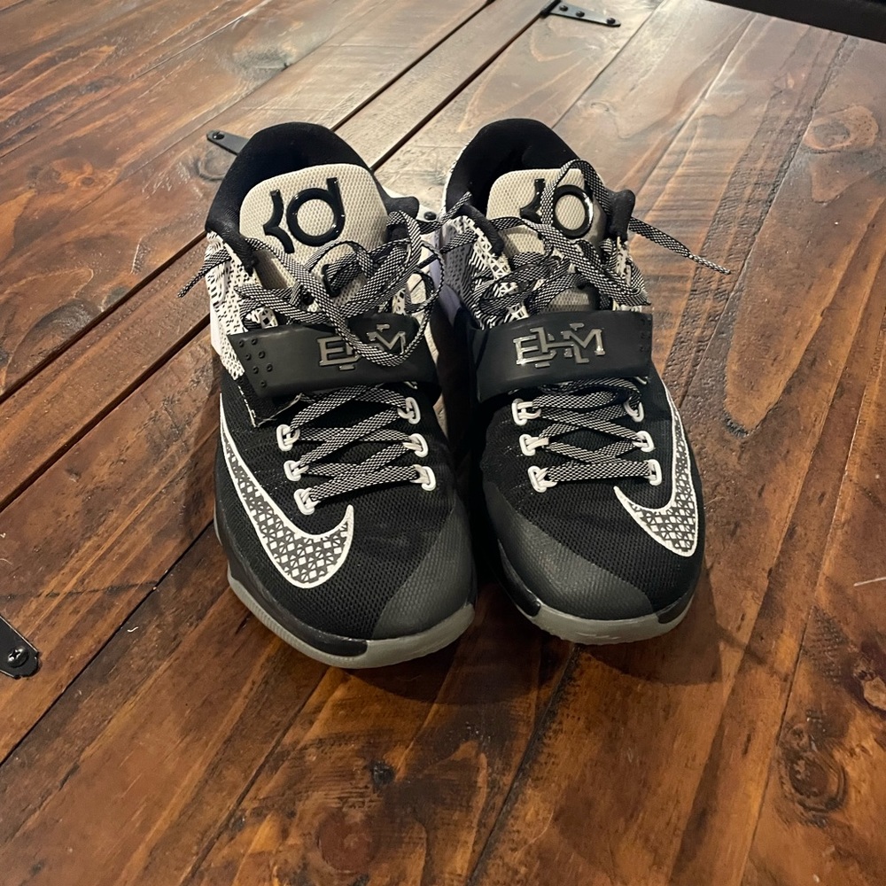 Kevin Durant BHM size 9